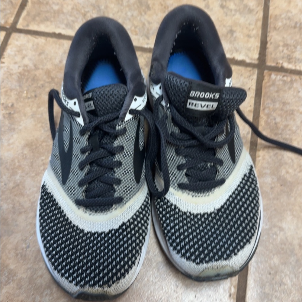 Brooks Women's Black and White Athletic Shoes